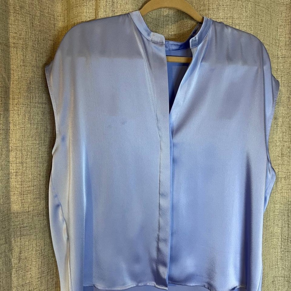 Vince light blue silk cap-sleeve blouse button down size L